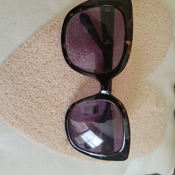 SOLD Kate spade sunglasses - Picture 2 of 5